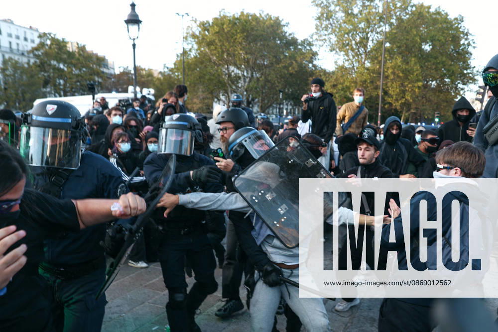 High School And University Student Protest - Paris A protester captured by the riot police, during a nationwide youth demonstration. Nationwide mobilization by high school and university students calling for better teaching and study conditions, increased funding and staffing, an end to overcrowded classrooms and deteriorating infrastructure, and improved access to education, amidst concerns over social inequalities and student financial insecurity in Paris, France, October 8, 2026. Photo by Christophe Michel ABACAPRESS.COM Paris ILE DE FRANCE France