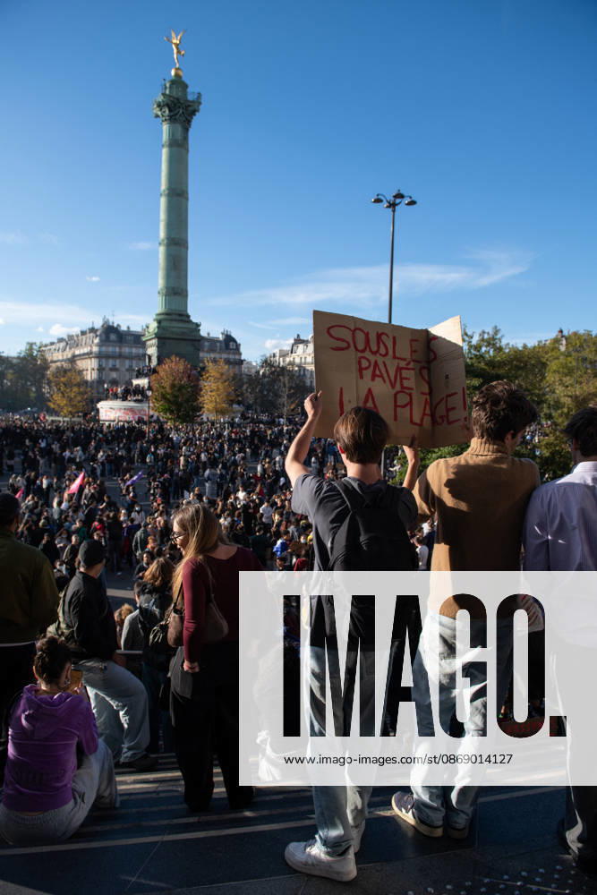 High School And University Student Protest - Paris High school students demonstrate at Place de la Bastille in Paris, France on October 8, 2026. Photo by Fabrice Sapte ABACAPRESS.COM Paris France