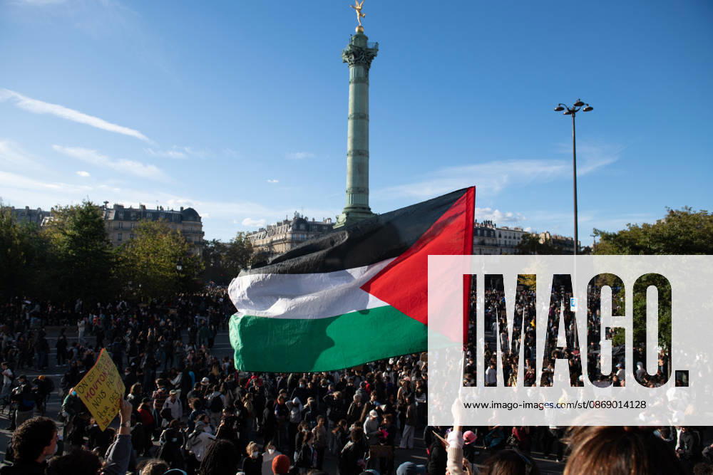 High School And University Student Protest - Paris High school students demonstrate at Place de la Bastille in Paris, France on October 8, 2026. Photo by Fabrice Sapte ABACAPRESS.COM Paris France