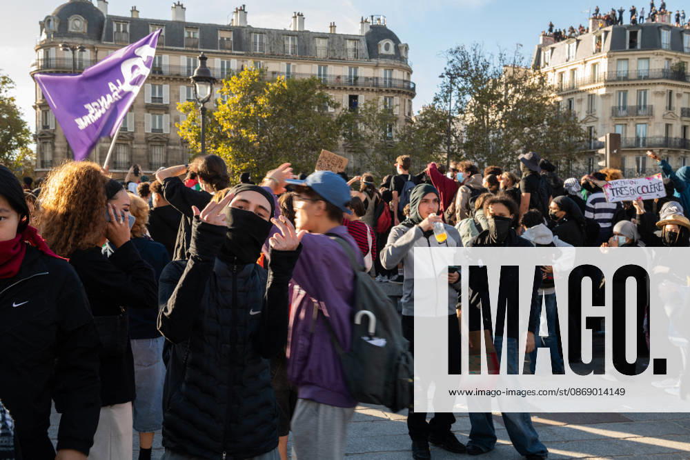High School And University Student Protest - Paris High school students demonstrate at Place de la Bastille in Paris, France on October 8, 2026. Photo by Fabrice Sapte ABACAPRESS.COM Paris France