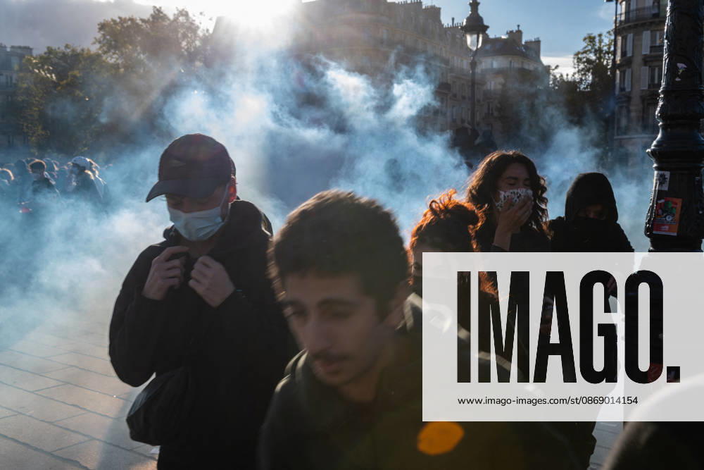 High School And University Student Protest - Paris High school students struggle to breathe amid tear gas during a protest at Place de la Bastille in Paris, France on October 8, 2026. Photo by Fabrice Sapte ABACAPRESS.COM Paris France