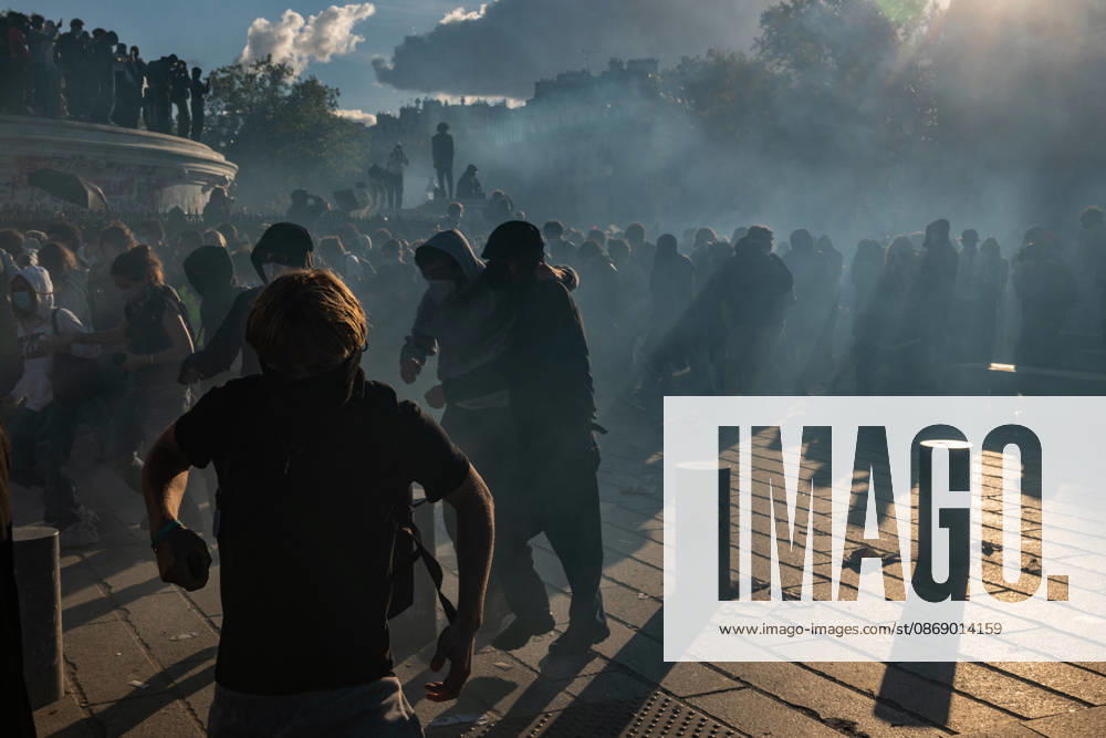High School And University Student Protest - Paris High school students struggle to breathe amid tear gas during a protest at Place de la Bastille in Paris, France on October 8, 2026. Photo by Fabrice Sapte ABACAPRESS.COM Paris France