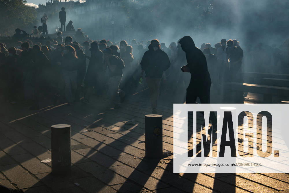 High School And University Student Protest - Paris High school students struggle to breathe amid tear gas during a protest at Place de la Bastille in Paris, France on October 8, 2026. Photo by Fabrice Sapte ABACAPRESS.COM Paris France