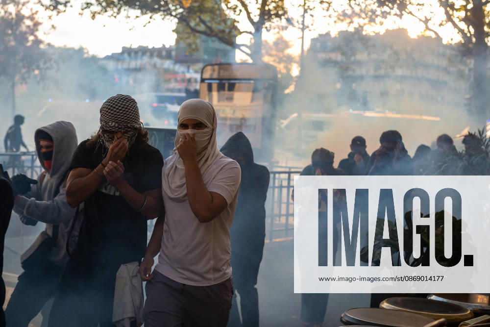 High School And University Student Protest - Paris High school students struggle to breathe amid tear gas during a protest at Place de la Bastille in Paris, France on October 8, 2026. Photo by Fabrice Sapte ABACAPRESS.COM Paris France