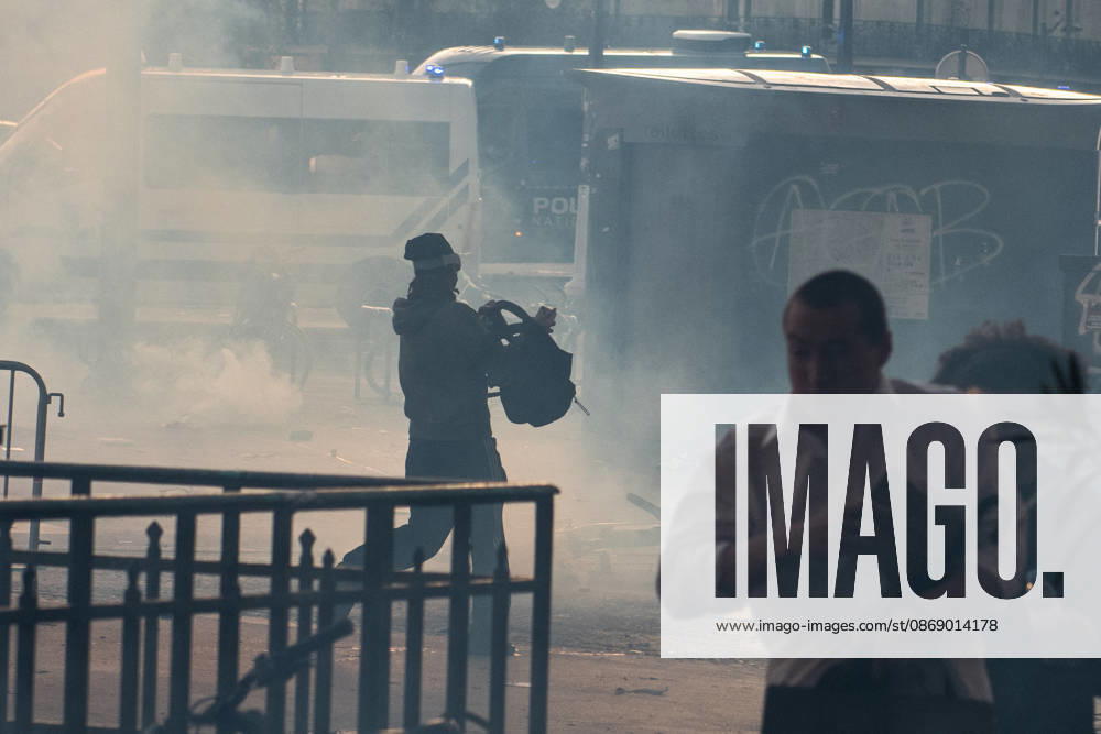 High School And University Student Protest - Paris High school students struggle to breathe amid tear gas during a protest at Place de la Bastille in Paris, France on October 8, 2026. Photo by Fabrice Sapte ABACAPRESS.COM Paris France