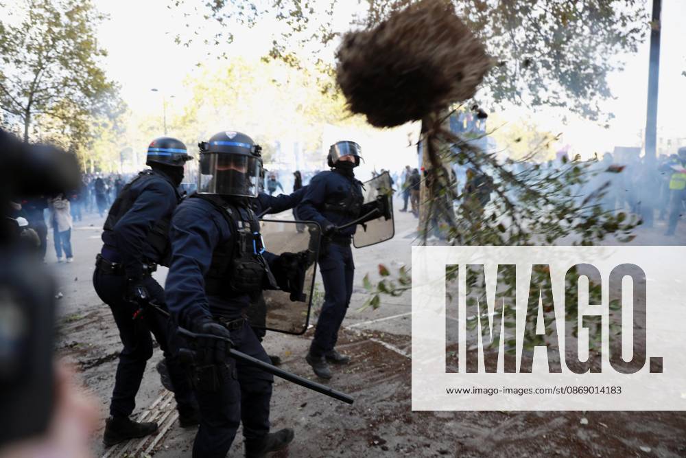 Student protests continue in France A potted plant is thrown toward police officers near Place de la Bastille in Paris on Oct. 8, 2026, amid nationwide protests in France demanding more teachers and better facilities. A14AA0005630499P
