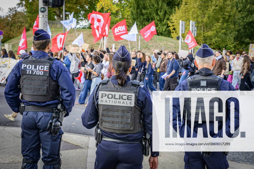 Lorraine, Metz: On Thursday, as in the rest of France, several hundred students protested in downtown Metz for better conditions in schools. bub