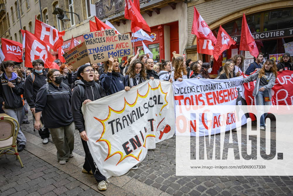 Lorraine, Metz: On Thursday, as in the rest of France, several hundred students protested in downtown Metz for better conditions in schools. bub
