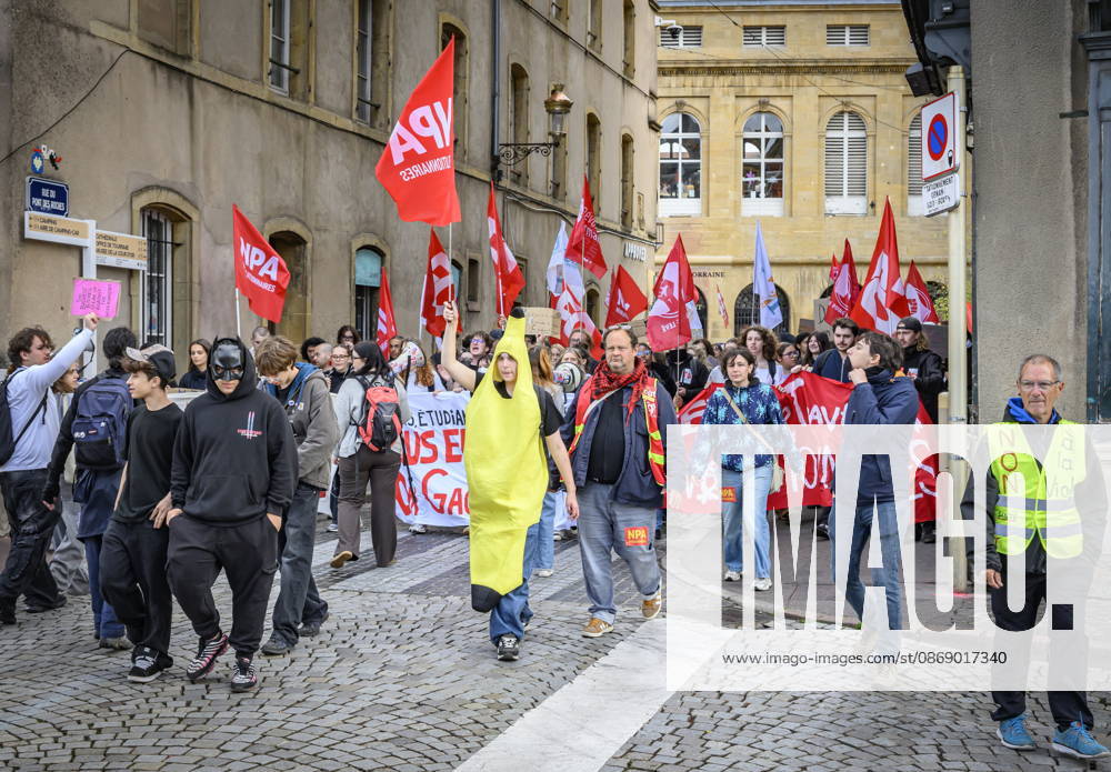 Lorraine, Metz: On Thursday, as in the rest of France, several hundred students protested in downtown Metz for better conditions in schools. bub