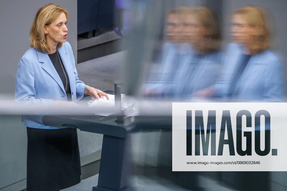 Bundestag: Karin Prien (CDU), Federal Minister for Family Affairs, at the German Bundestag on October 9, 2026, in Berlin, Berlin, Berlin, Germany, Bundestag