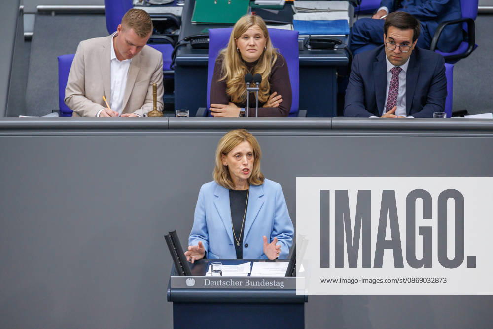 Bundestag: Karin Prien (CDU), Federal Minister for Family Affairs, at the German Bundestag on October 9, 2026, in Berlin, Berlin, Berlin, Germany, Bundestag