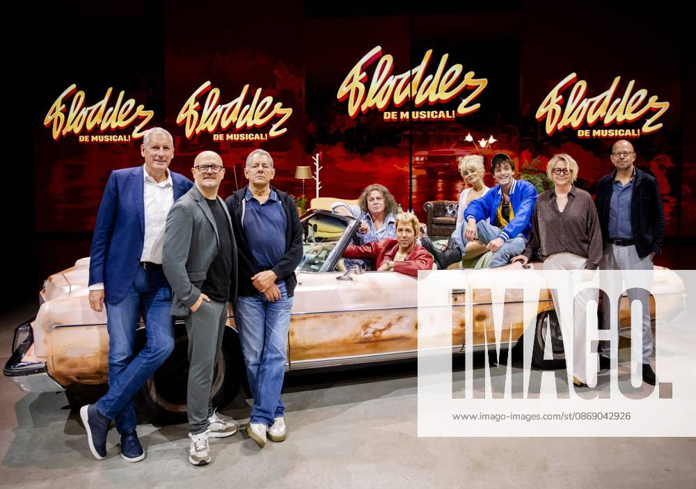 BARNEVELD - (l-r) Gert Verhulst, director Tijl Dauwe, creator Dick Maas, Rian Gerritsen (Ma Flodder), William Spaaij (Johnnie), Shanna Slaap (Daughter Kees), Koen van der Molen (Son Kees), Anja Van Mensel (CEO Studio 100) and producer Wolter Lommerde during the presentation of the main cast of the musical Flodder in the Midden Nederland Hallen. The musical is produced by the Belgian production company Studio 100 and director Dick Maas, the creator of the original series and film. SEM VAN DER WAL ANP netherlands out - belgium out