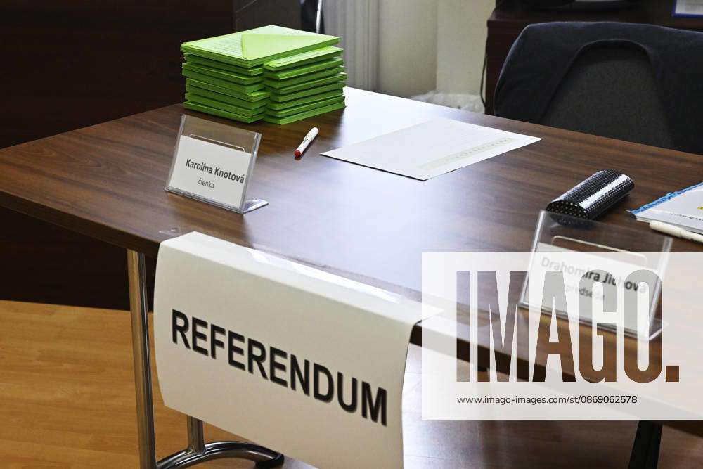 The two-day elections to municipal assemblies started in the Czech Republic together with the first round of the elections to one-third of the Senate, on October 9, 2026. On the photo: alongside the municipal and senate elections a referendum (photo) on the possible construction of three wind turbines is being held in a polling station in Kozlany. (CTKxPhoto MiroslavxChaloupka) CTKPhotoP2026100904933 CTKPhotoP2026100904933