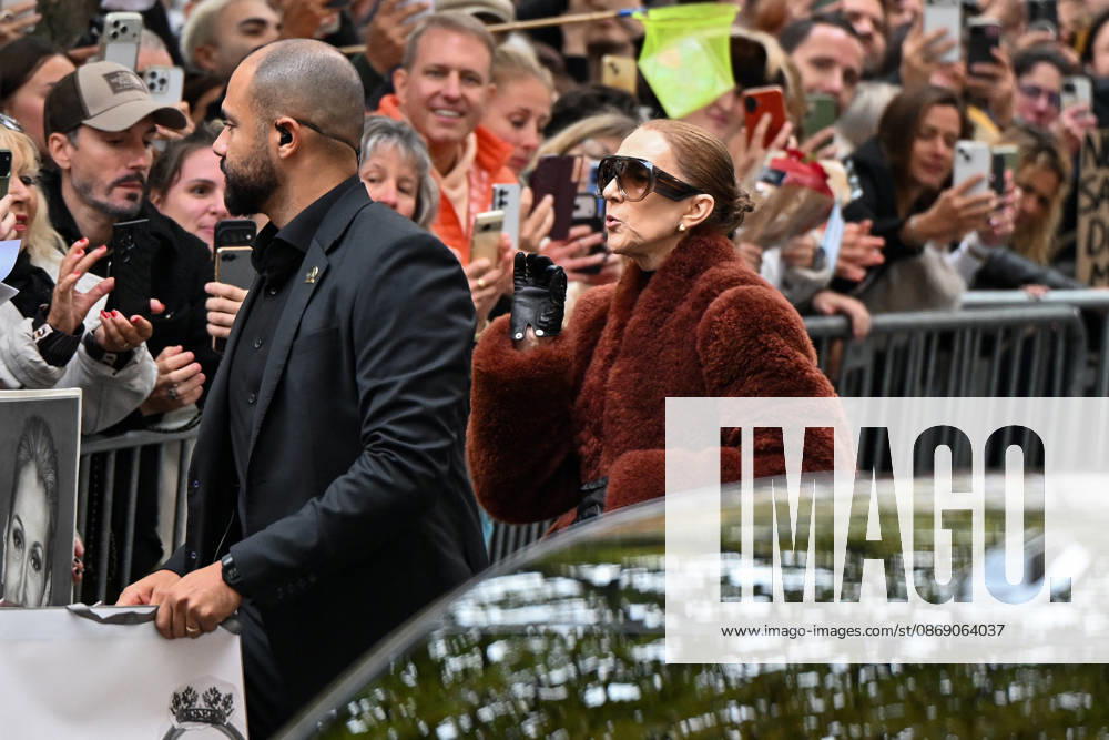 Celine Dion Leaves Her Hotel - Paris Celine Dion spend time with fans before going to the venue, at the Hotel Royal Monceau in Paris, France, on October 9, 2026. Photo by Lionel Urman ABACAPRESS.COM Paris France