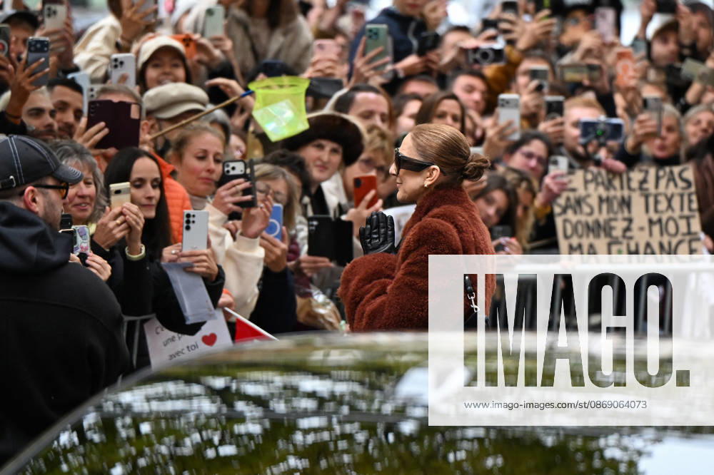 Celine Dion Leaves Her Hotel - Paris Celine Dion spend time with fans before going to the venue, at the Hotel Royal Monceau in Paris, France, on October 9, 2026. Photo by Lionel Urman ABACAPRESS.COM Paris France