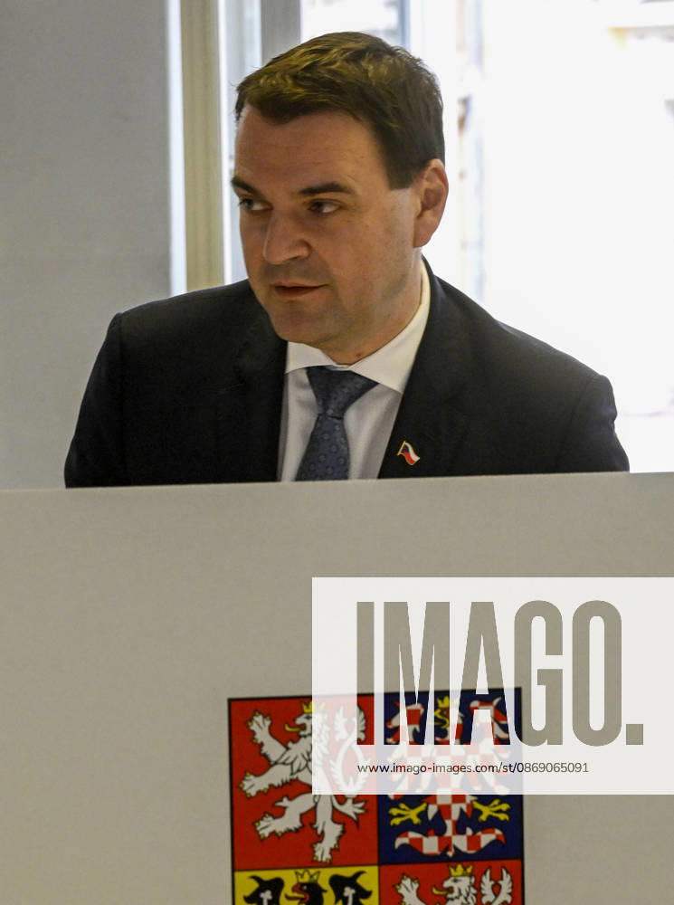 The two-day elections to municipal assemblies started in the Czech Republic together with the first round of the elections to one-third of the Senate, on October 9, 2026. On the photo Czech Foreign Minister and Chairman of the Motorists for themselves party Petr Macinka cast his vote in Prague. (CTKxPhoto MichalxKrumphanzl) CTKPhotoP2026100906766 CTKPhotoP2026100906766