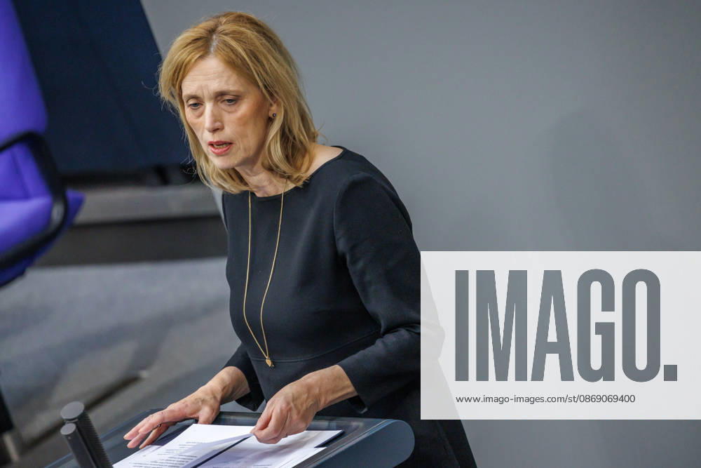 Bundestag: Karin Prien (CDU), Federal Minister for Family Affairs, at the German Bundestag on October 9, 2026, in Berlin, Berlin, Berlin, Germany, Bundestag