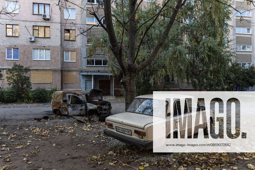 Aftermath of Russian drone strike in Ukraine KRAMATORSK, UKRAINE - OCTOBER 9: Cars destroyed by Russian drones in a residential area in Kramatorsk, Ukraine, 9 October 2026 Diego Herrera Carcedo Anadolu Kramatorsk Ukraine. Editorial use only. Please get in touch for any other usage.