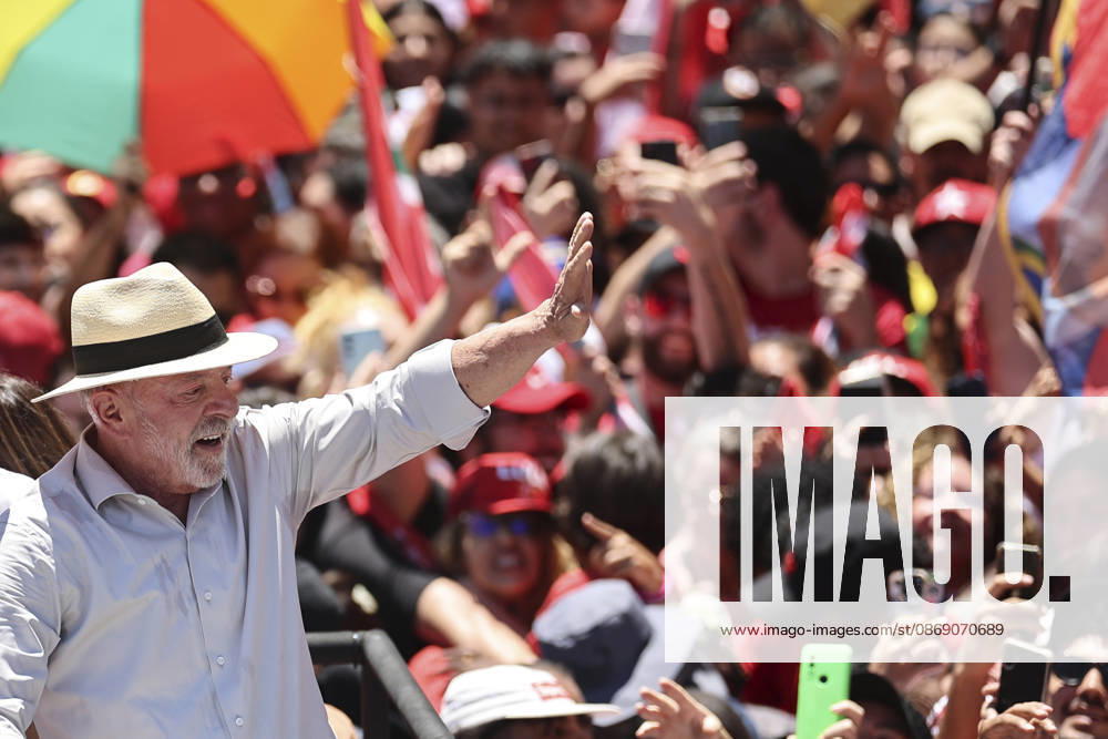 Brazilian President Lula da Silva attends reelection campaign rally in Brasilia BRASILIA, BRAZIL - OCTOBER 09: Brazilian President Luiz Inacio Lula da Silva, the Workers Party (PT) candidate for reelection, greets supporters as he attends a campaign rally, ahead of the runoff election, in Brasilia, Brazil, October 9, 2026. Mateus Bonomi Anadolu Brasilia Brazil. Editorial use only. Please get in touch for any other usage.