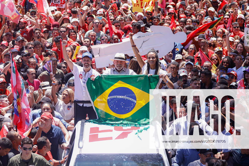 BRASiLIA, DF - 09.10.2026: ATO DE LULA EM BRASiLIA - President Lula resumes campaign events after the first round of elections, in CeilÃ¢ndia (DF). x3027367x JoaoxPedroxCarvalho