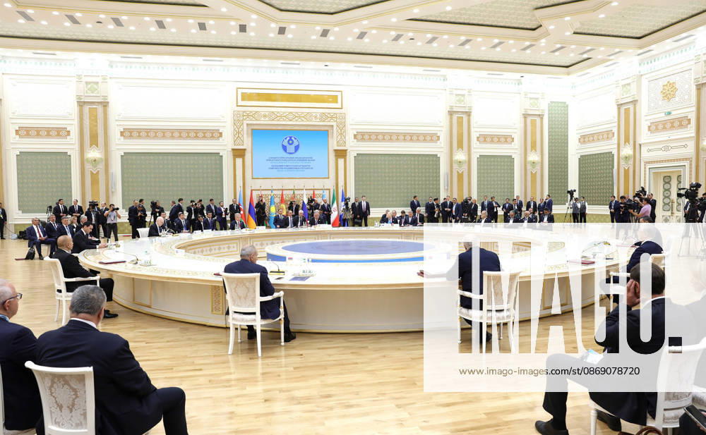 Kazakhstan s President Kassym-Jomart Tokayev, Azerbaijan s President Ilham Aliyev, Turkmen President Serdar Berdymukhamedov, Russia s President Vladimir Putin and Iranian President Masoud Pezeshkian attend the Caspian Environmental Summit in Turkmenbashi on Friday, October 9, 2026. TUR2026100914 KremlinxPressxOffice