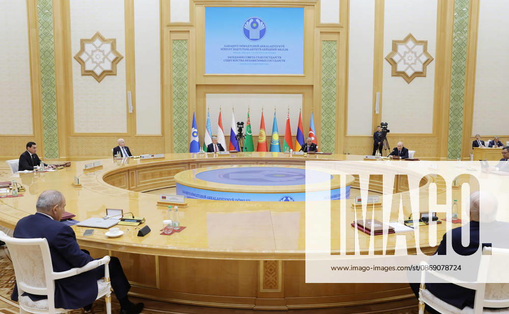 Kazakhstan s President Kassym-Jomart Tokayev, Azerbaijan s President Ilham Aliyev, Turkmen President Serdar Berdymukhamedov, Russia s President Vladimir Putin and Iranian President Masoud Pezeshkian attend the Caspian Environmental Summit in Turkmenbashi on Friday, October 9, 2026. TUR2026100915 KremlinxPressxOffice