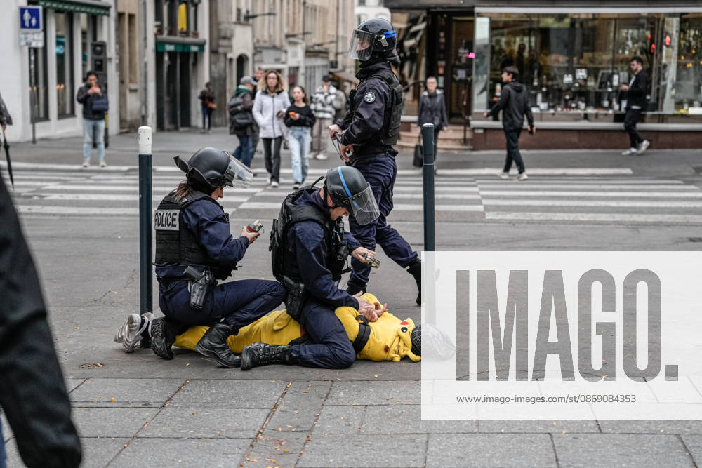 Brief clashes erupt during student gathering in Nancy NANCY, FRANCE - OCTOBER 9: A small group of students gather as brief confrontations occur following tensions at the scene. in Nancy, France, on October 9, 2026. Mohamad Saeed Anadolu Nancy France. Editorial use only. Please get in touch for any other usage.