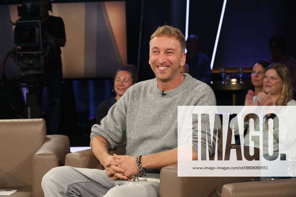 Torge Oelrich, also known as Freshtorge, comedian, guest on the NDR Talk Show on October 9, 2026, on NDR Television’s Channel 3; photo op before the taping on October 2, 2026, at the Hamburg Lokstedt television studio