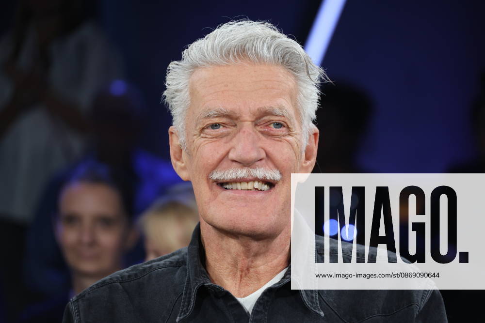 Max Moor, host and actor, appeared as a guest on the NDR Talk Show on October 9, 2026, on NDR Television’s Channel 3; a photo op took place before the taping on October 2, 2026, at the Hamburg Lokstedt television studio