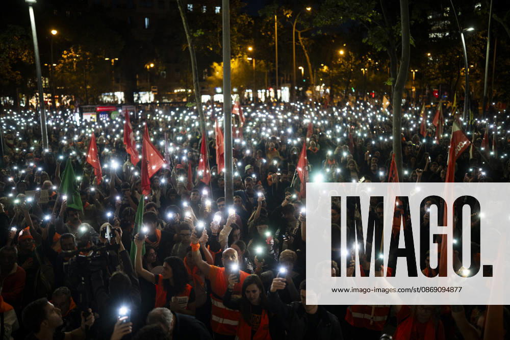 Demonstration by the Socialist Housing Union of Catalonia: Hundreds of people at a rally organized by the Tenants’ Union, the Socialist Housing Union of Catalonia, and COSHAC under the slogan For Olga and Maricarmen: The Housing Industry Kills, on October 9, 2026, in Barcelona, Catalonia, Spain OCTOBER 9, 2026 CATALONIA HOUSING PROTEST UNION RENTERS Lorena Sopê Barcelona Catalonia Barcelona Catalonia Spain