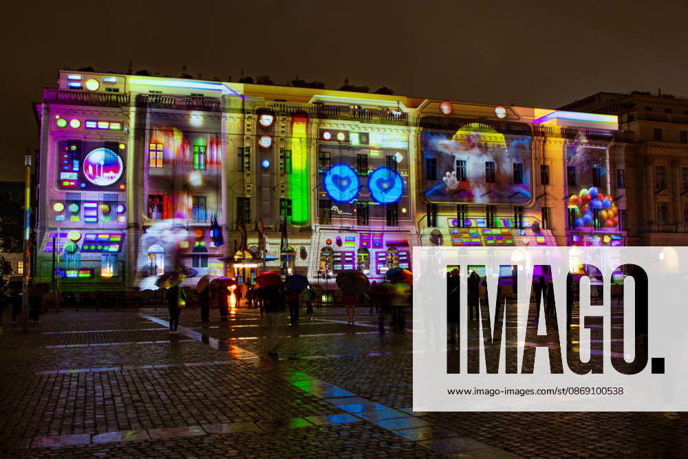 Festival of Lights 2026 Festival of Lights ** ** ** Festival of Lights 2026 at Bebelplatz with the School of Law, the State Opera, the Hotel de Rome, and St. Hedwig’s Cathedral Berlin Berlin Germany H0A7498