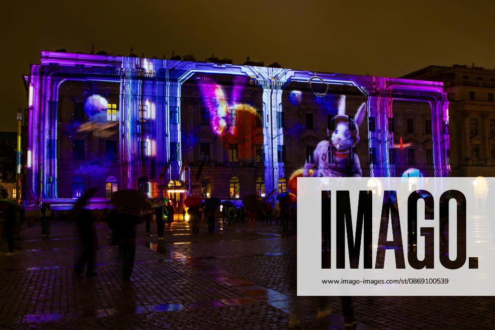 Festival of Lights 2026 Festival of Lights ** ** ** Festival of Lights 2026 at Bebelplatz with the School of Law, the State Opera, the Hotel de Rome, and St. Hedwig’s Cathedral Berlin Berlin Germany H0A7511
