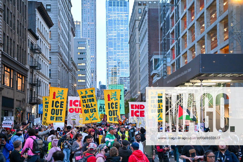 Thousands of New York protesters rally against ICE after Bronx shooting NEW YORK, UNITED STATES - OCTOBER 9: Thousands of people gathered at Foley Square to demand the withdrawal of US Immigration and Customs Enforcement (ICE) from the city, a day after an ICE officer shot a Dominican Republic national in the neck in the Bronx in New York, United States on October 9, 2026. Waleed Zein Anadolu New York United States. Editorial use only. Please get in touch for any other usage.