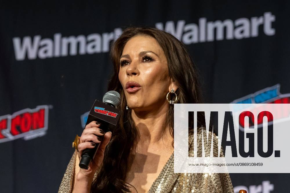 Catherine Zeta-Jones speaks at AMC+ Spotlight: Kill Jackie.during New York Comic Con 2026 at Jacob Javits Center on October 09, 2026 in New York City. New York United States - ZUMAs197 20261009_aaa_s197_502