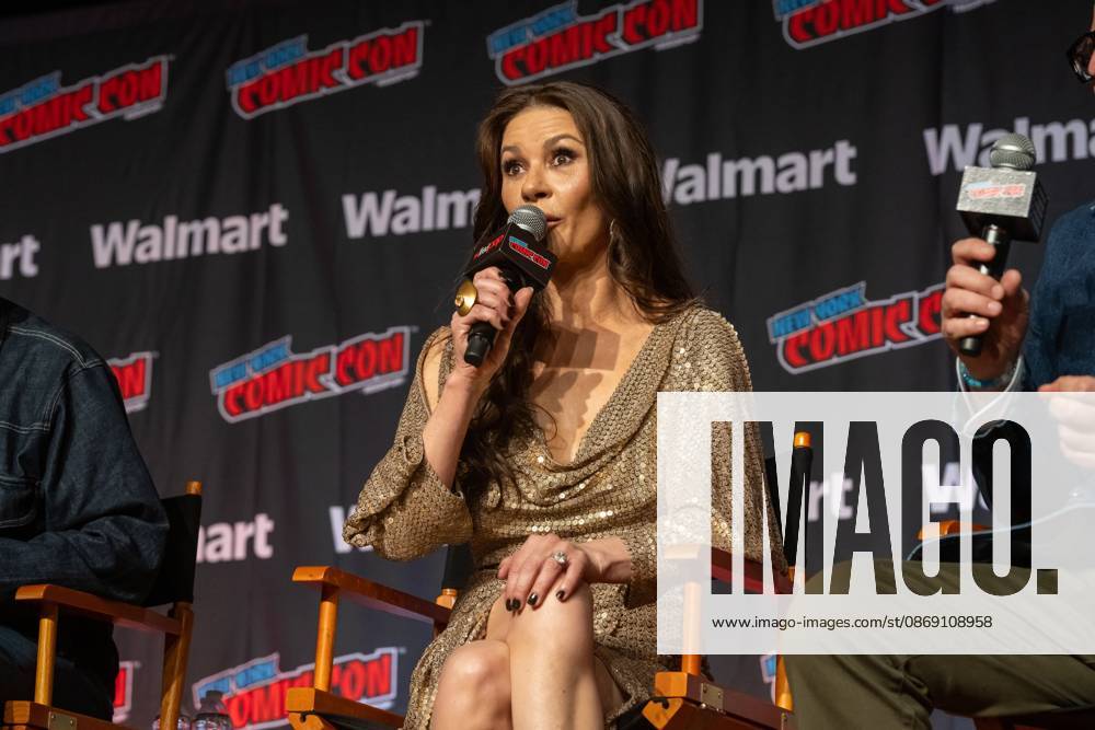 New York Comic Con , New York, USA - 09 Oct Catherine Zeta-Jones speaks at AMC+ Spotlight: Kill Jackie during New York Comic Con 2026 at Jacob Javits Center on October 09, 2026 in New York City. New York United States