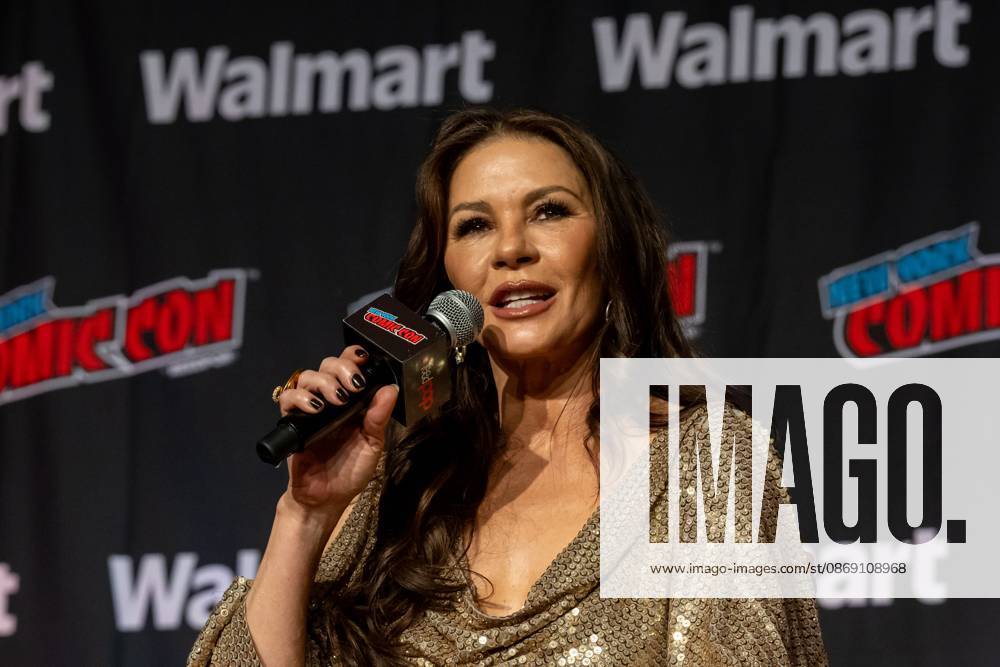 New York Comic Con , New York, USA - 09 Oct Catherine Zeta-Jones speaks at AMC+ Spotlight: Kill Jackie during New York Comic Con 2026 at Jacob Javits Center on October 09, 2026 in New York City. New York United States