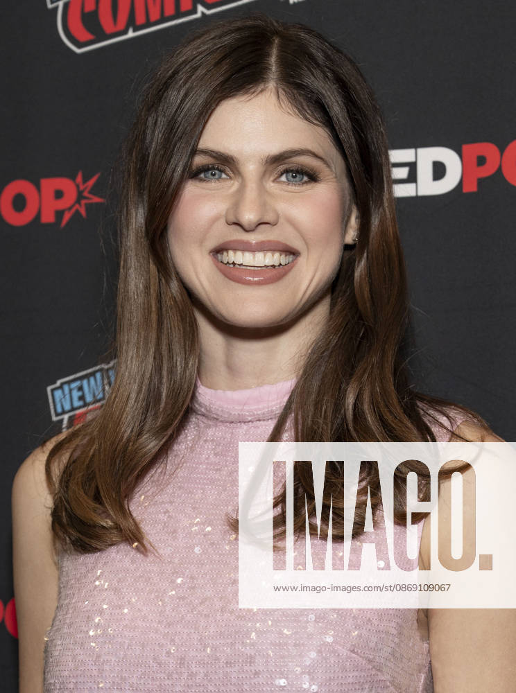 ALEXANDRA DADDARIO attends the press room for Anne Riceâ€⠢s Mayfair Witches on AMC Plus during New York Comic Con at Jacob Javits Convention Center in New York. 9 October 2026 New York USA - ZUMAa265 20261009_zep_a265_046