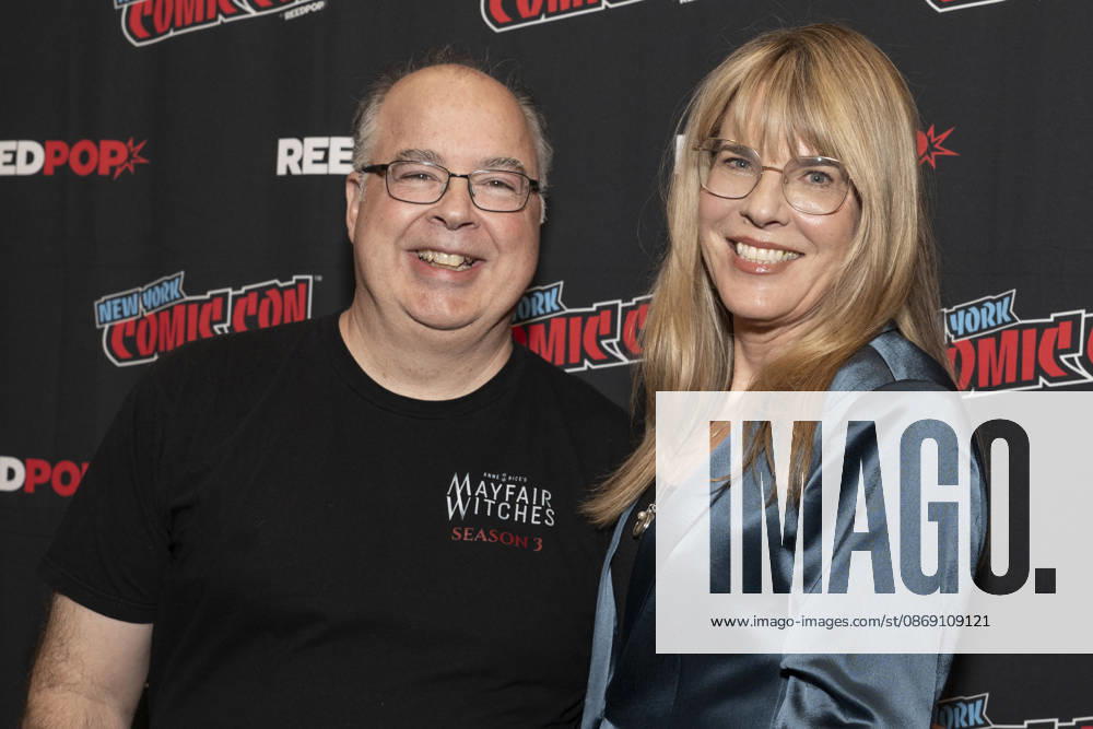 THOMAS SCHNAUZ and ESTA SPALDING attend the press room for Anne Riceâ€⠢s Mayfair Witches on AMC Plus during New York Comic Con at Jacob Javits Convention Center in New York. 9 October 2026 New York USA - ZUMAa265 20261009_zep_a265_057