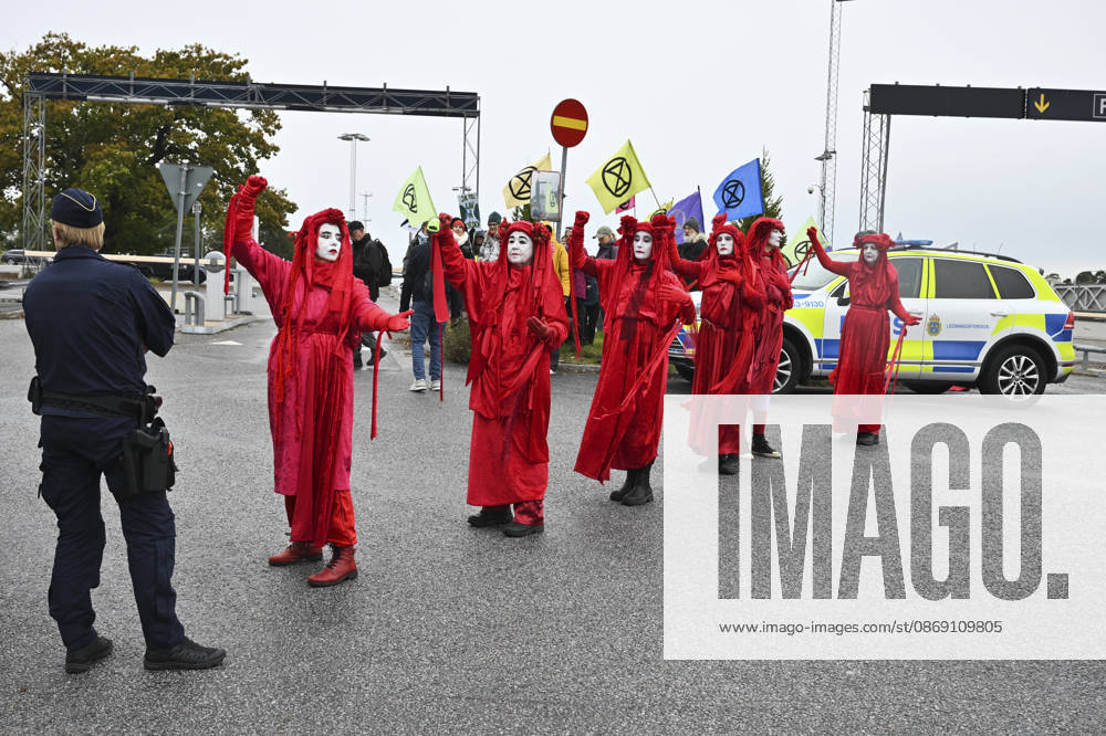 STOCKHOLM, SWEDEN 20261010 Climate activists outside Bromma Airport; some climate activists have gained access and are staging protests at Bromma Airport, including on the runway STOCKHOLM SWEDEN