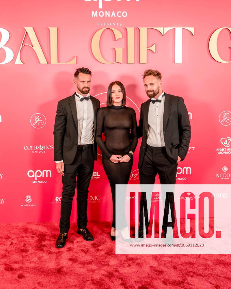 Photocall from the 2nd Global Gift Gala in Monaco: Carla Lazzari, center, with guests attending the 2nd Monaco Global Gift Gala photocall at the Hotel de Paris on October 9, 2026, in Monaco, Monaco Photo by Laurent Coust Starface 460363 2026 10 09 Monaco Monaco
