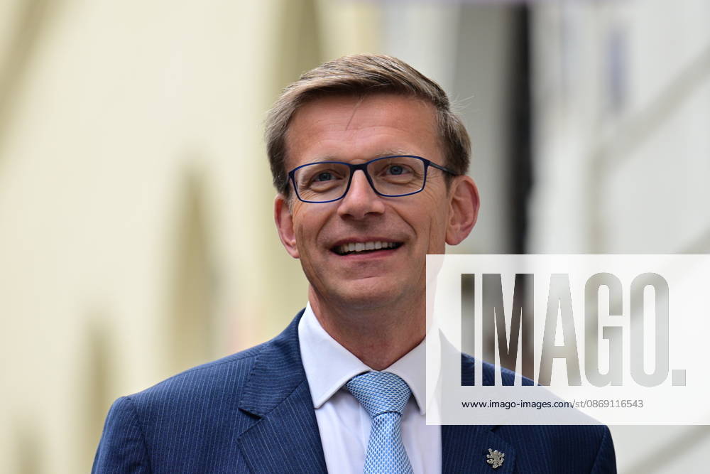 The two-day elections to municipal assemblies ended in the Czech Republic together with the first round of the elections to one-third of the Senate, at 2:00 p.m. on October 10, 2026. On the photo: ODS Chairman Martin Kupka arriving at ODS s central campaign headquarters in Prague. (CTKxPhoto MichalxKamaryt) CTKPhotoP2026101004342 CTKPhotoP2026101004342