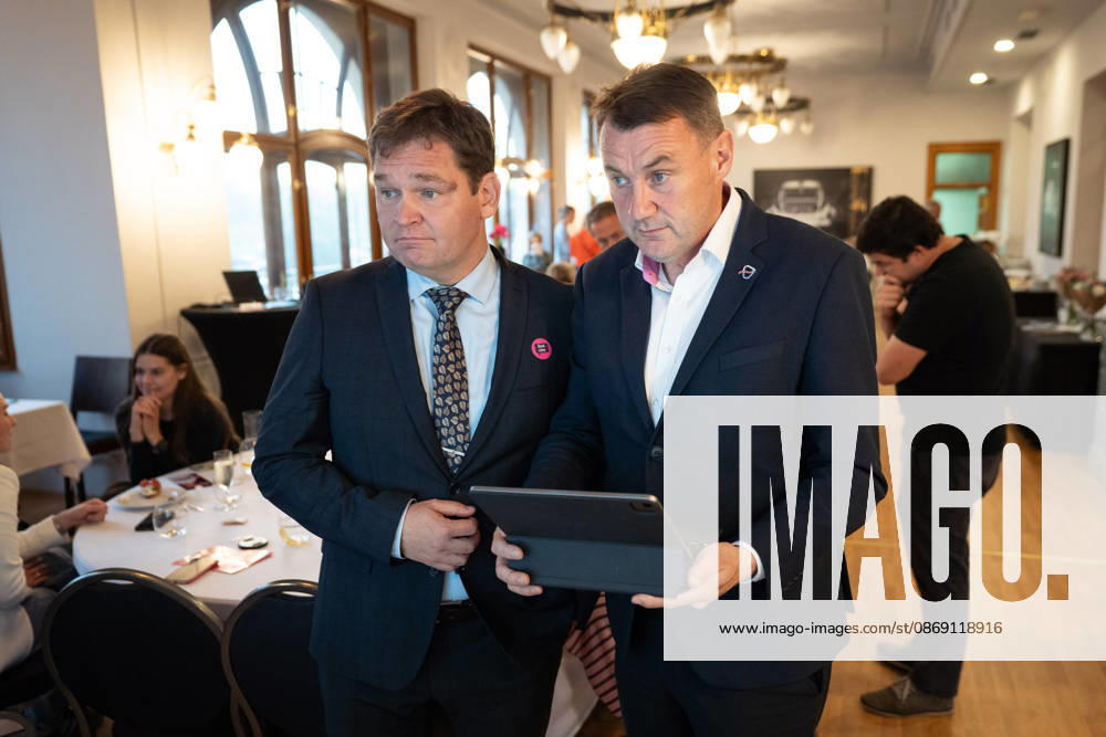 The two-day elections to municipal assemblies ended in the Czech Republic together with the first round of the elections to one-third of the Senate, at 2:00 p.m. on October 10, 2026. On the photo from left: mayoral candidate Jakub Mencl (Ziva Lipa) and Martin Puta, governor of the Liberec Region (Mayors for the Liberec Region), watch as votes are counted in elections in Ceska Lipa. (CTKxPhoto VitxCerny) CTKPhotoP2026101005132 CTKPhotoP2026101005132