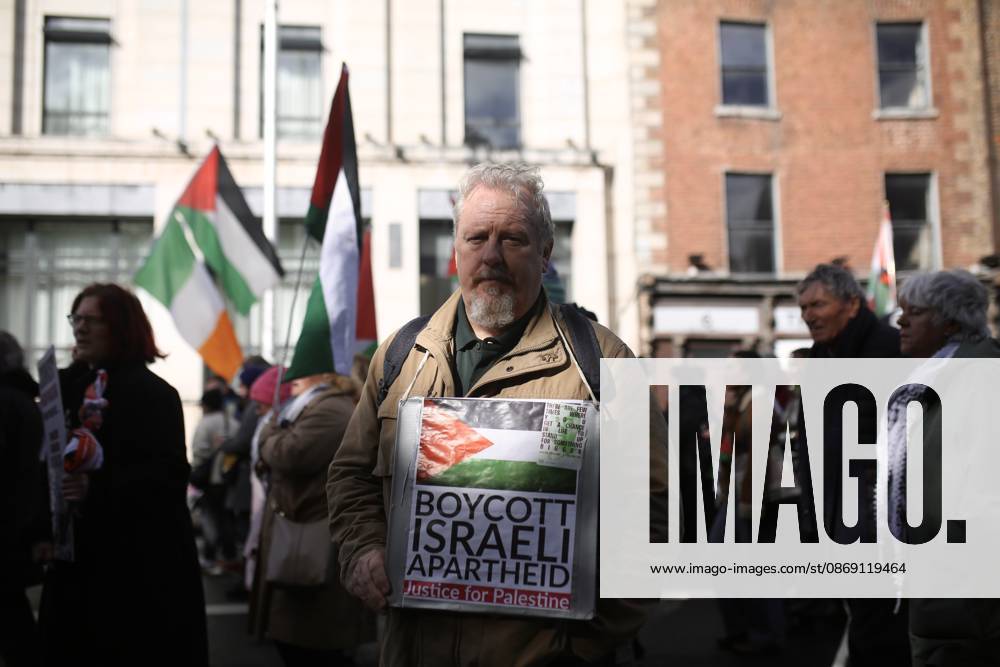 Thousands of pro-Palestine demonstrators gather in Dublin DUBLIN, IRELAND - OCTOBER 10: Thousands of pro-Palestine demonstrators gather in Dublin, Ireland, on October 10, 2026, for a national march marking three years since the October 7 attacks and the subsequent war in Gaza. Organized by the Ireland-Palestine Solidarity Campaign, the protest calls for sanctions against Israel and greater action by the Irish government, with demonstrators marching from the Garden of Remembrance towards the Dail. Mostafa Darwish Anadolu Dublin Ireland. Editorial use only. Please get in touch for any other usage.