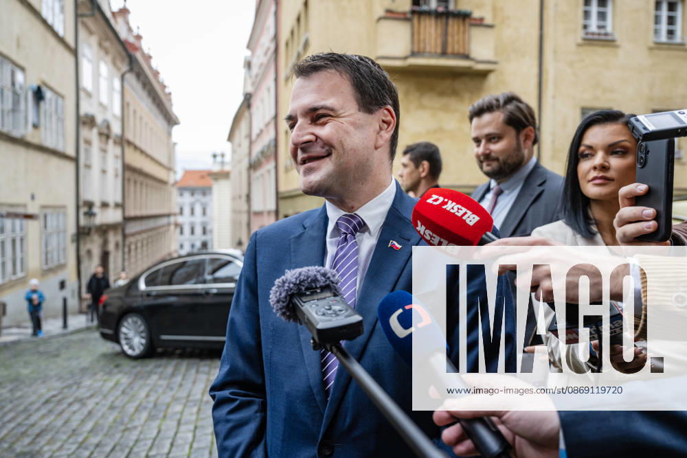 The two-day elections to municipal assemblies ended in the Czech Republic together with the first round of the elections to one-third of the Senate, at 2:00 p.m. on October 10, 2026. On the photo: Petr Macinka, Chairman of the Motorists Party and Minister of Foreign Affairs speaks with reporters, as he arrrives at the Motorists for Themselves campaign headquarters in Prague. (CTKxPhoto VitxSimanek) CTKPhotoP2026101003895 CTKPhotoP2026101003895
