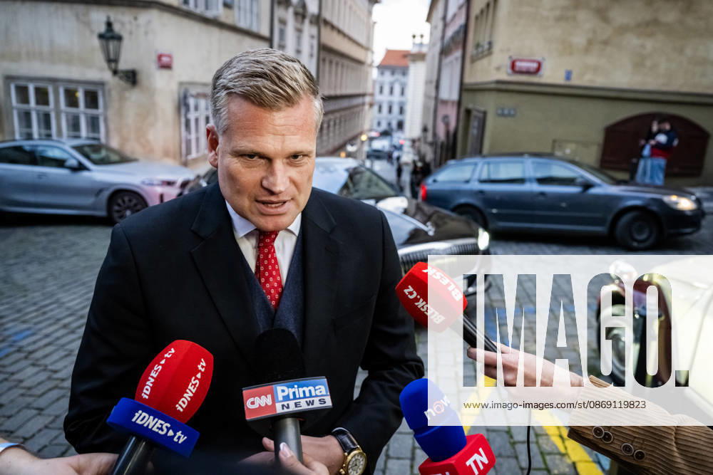 The two-day elections to municipal assemblies ended in the Czech Republic together with the first round of the elections to one-third of the Senate, at 2:00 p.m. on October 10, 2026. On the photo: Motorists MP Filip Turek speaks with reporters as he arrrives at the Motorists for Themselves campaign headquarters in Prague. (CTKxPhoto VitxSimanek) CTKPhotoP2026101005647 CTKPhotoP2026101005647