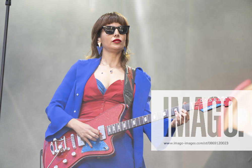 Singer Nat Simons performs during the Hispanidad Festival 2026 concert at the Plaza de Espana. Madrid Spain - ZUMAs197 20261010_aaa_s197_054