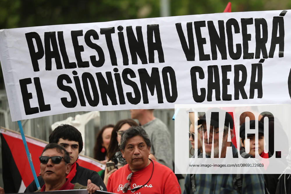 Santiago, October 10, 2026: March for Palestine organized by the Global Action for Palestine (GAFP) alliance along Alameda Street in downtown Santiago. Dragomir Yankovic, Aton Chile, Santiago, Chile. Aton 1198360