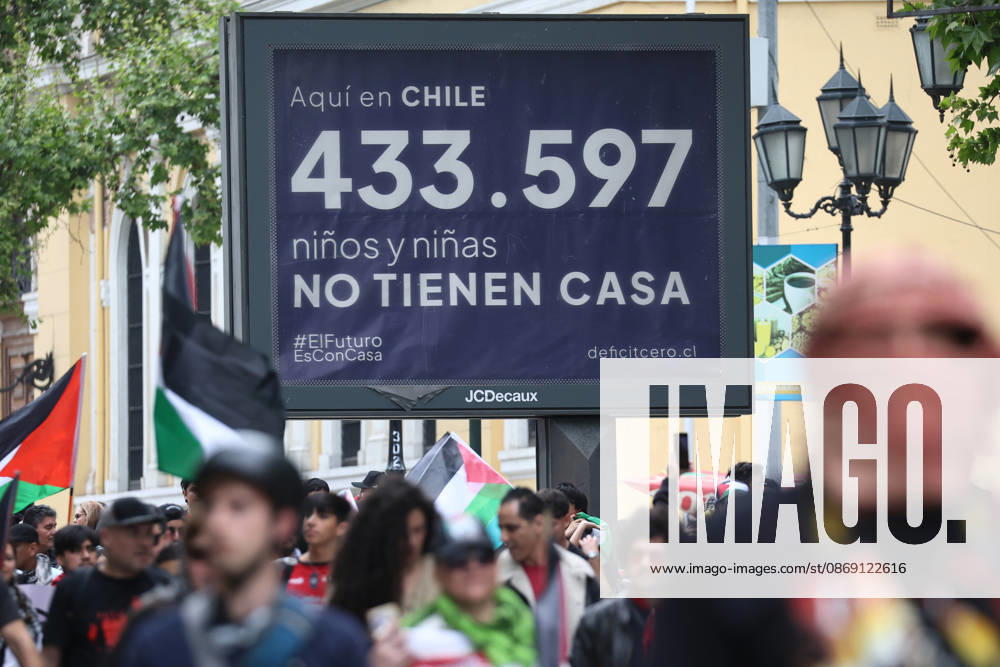 Santiago, October 10, 2026: March for Palestine organized by the Global Action for Palestine (GAFP) alliance along Alameda Street in downtown Santiago. Dragomir Yankovic, Aton Chile, Santiago, Chile. Aton 1198373