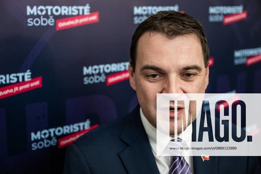 The two-day elections to municipal assemblies ended in the Czech Republic together with the first round of the elections to one-third of the Senate, at 2:00 p.m. on October 10, 2026. On the photo: Petr Macinka, Chairman of the Motorists Party and Minister of Foreign Affairs speaks with reporters, at the Motorists for Themselves campaign headquarters in Prague. (CTKxPhoto VitxSimanek) CTKPhotoP2026101006898 CTKPhotoP2026101006898
