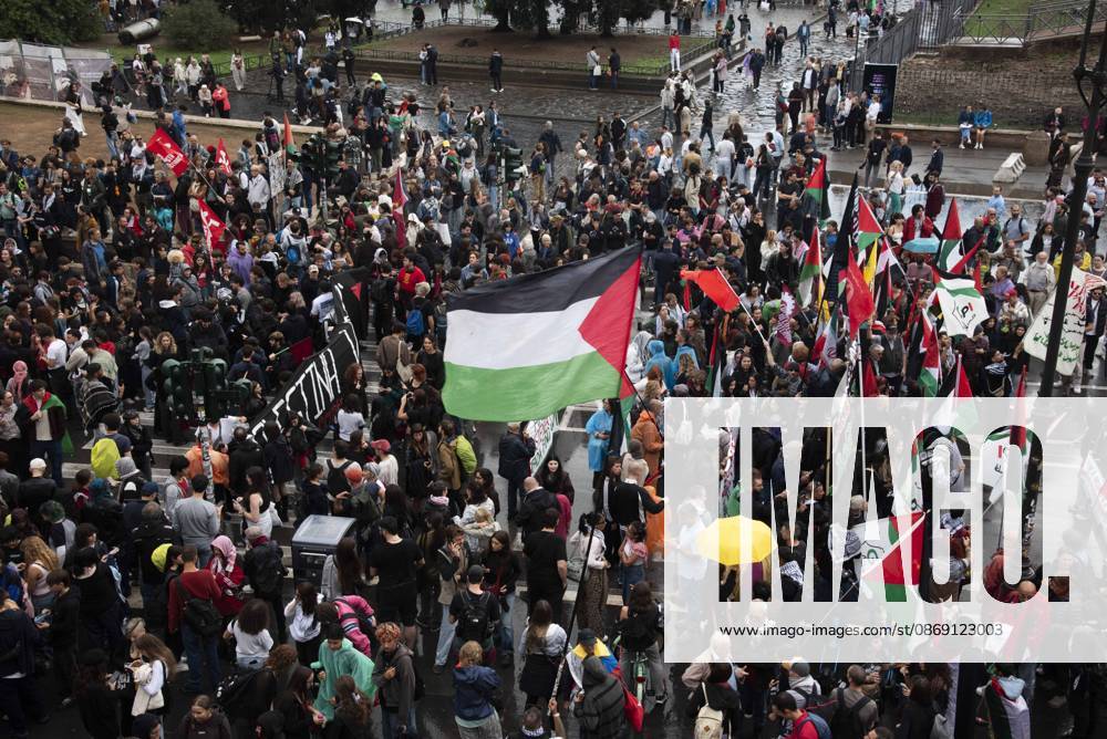IPP Photo by Diego Nangano, Rome, October 10, 2026. Pro-Palestine demonstration; the photo shows protesters. Italy Photo Press World. Copyright